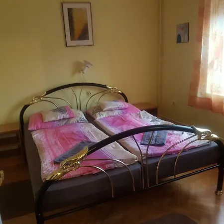 Betti Apartman Apartman *